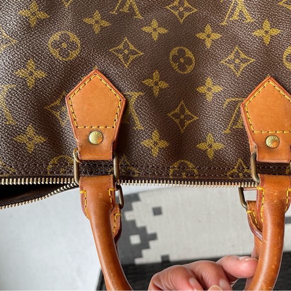Authentic Louis Vuitton Speedy 35 (Vintage) - Picture 7 of 16
